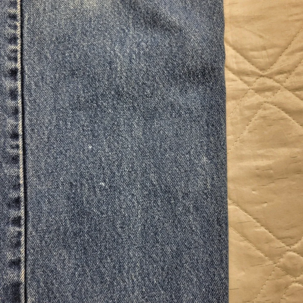 Levis Classic 505 blue jeans w/ paint stains size 34X29